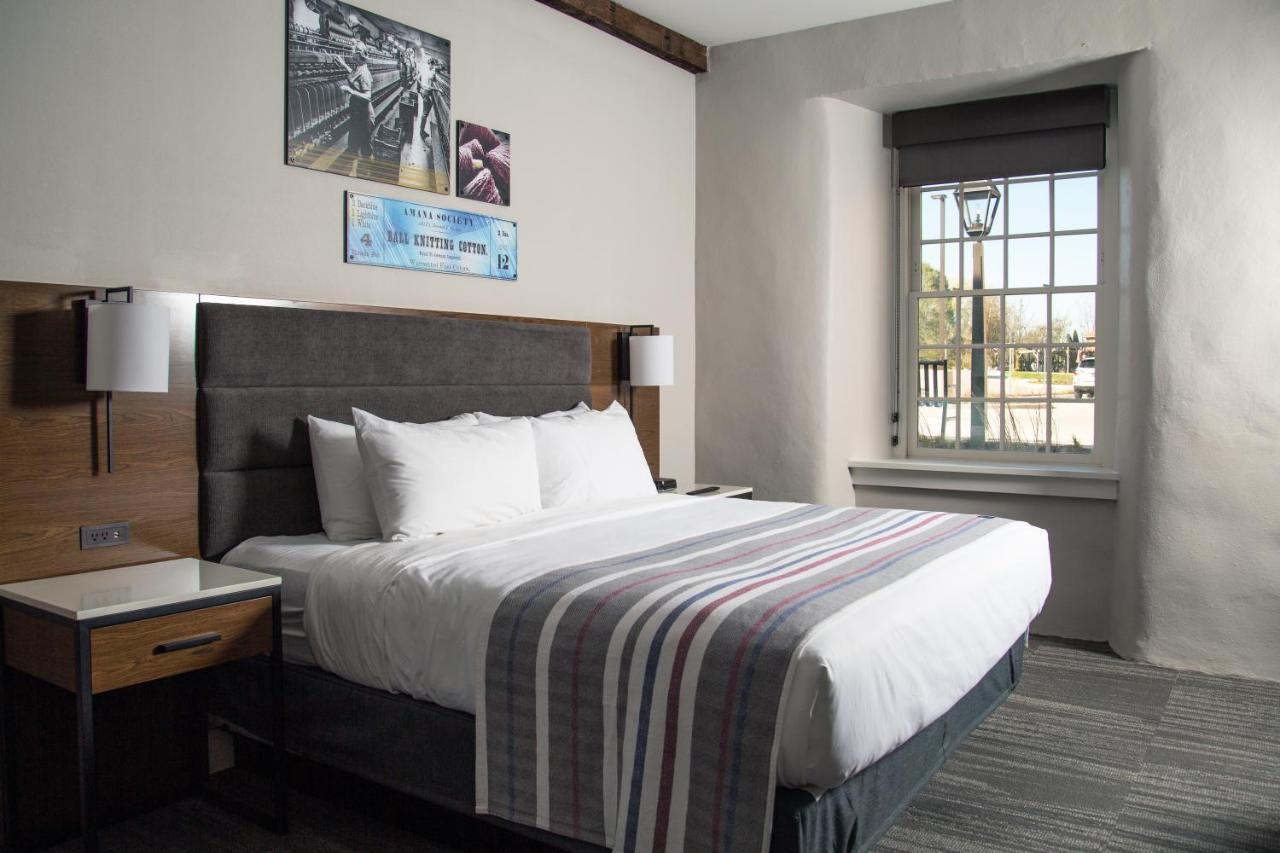 Hotel Millwright Amana Exterior photo