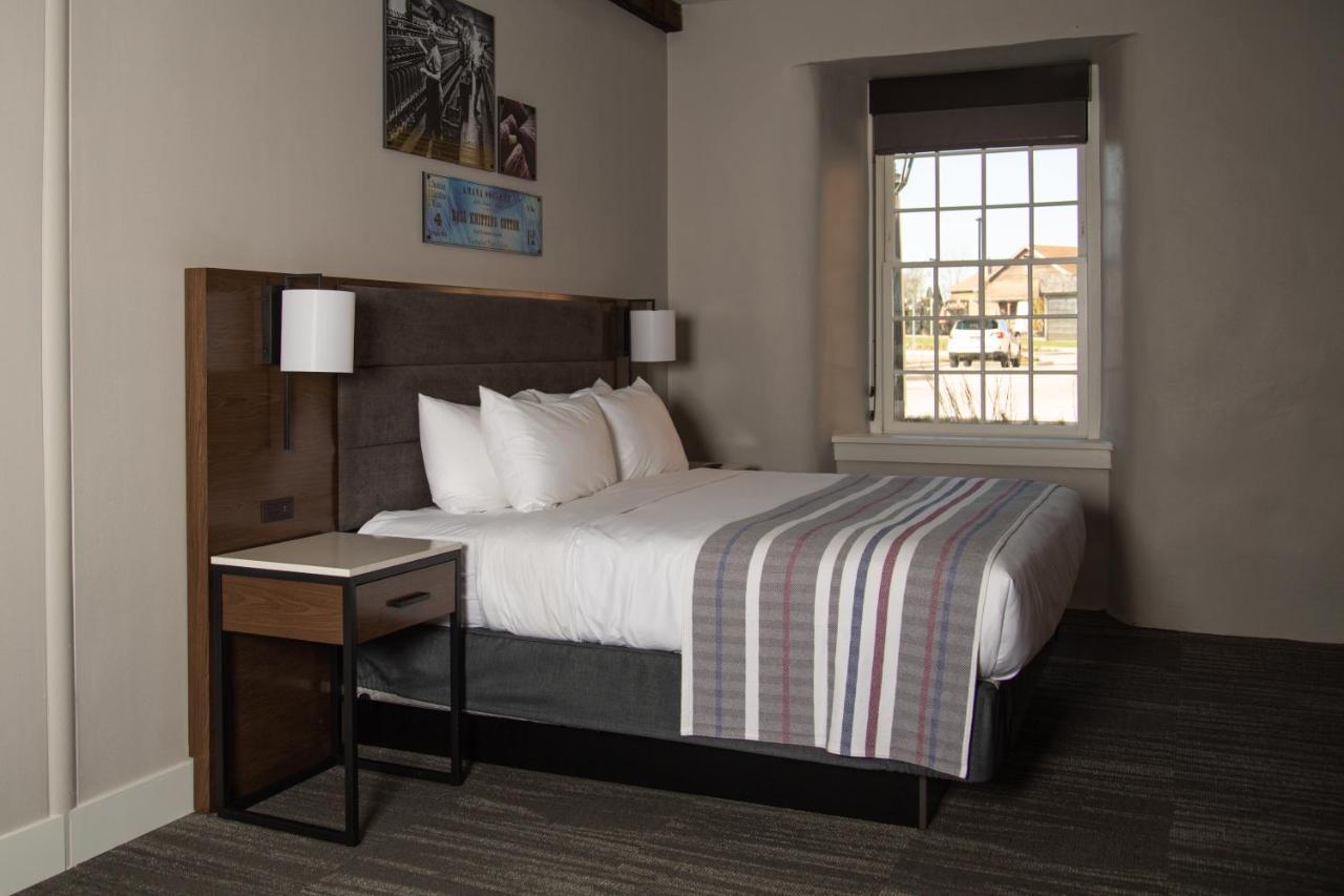Hotel Millwright Amana Exterior photo
